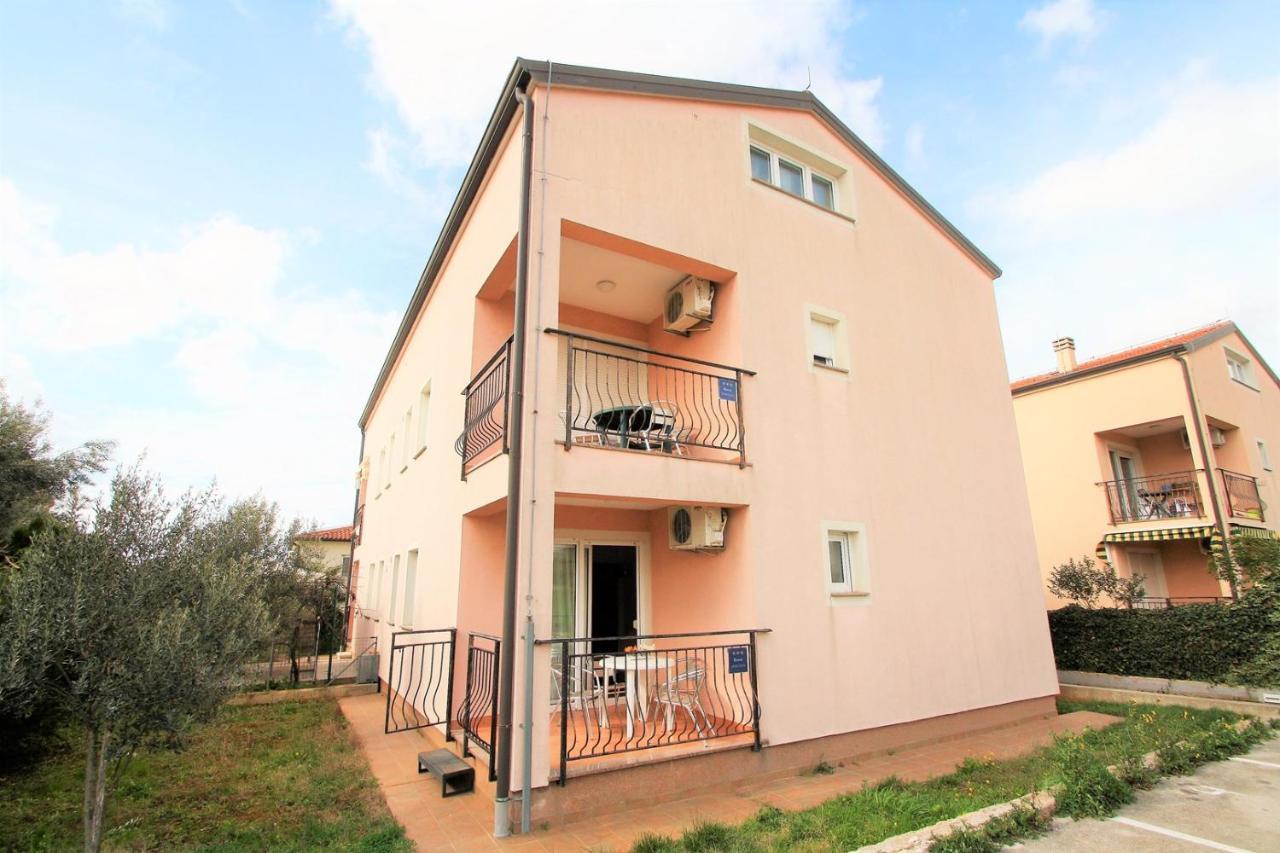 Apartment Mendikovic Poreč Eksteriør bilde